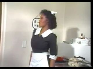 Jeannie lada sebagai yang pembantu rumah